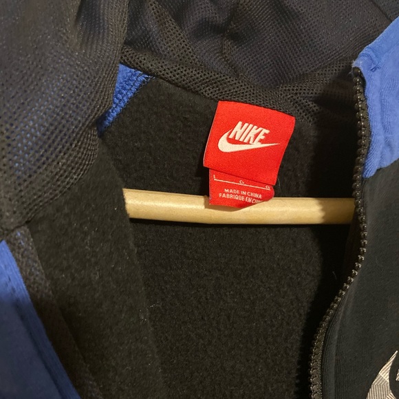 EUC Black and Blue Nike AIR Boys Hoodie - Picture 3 of 6